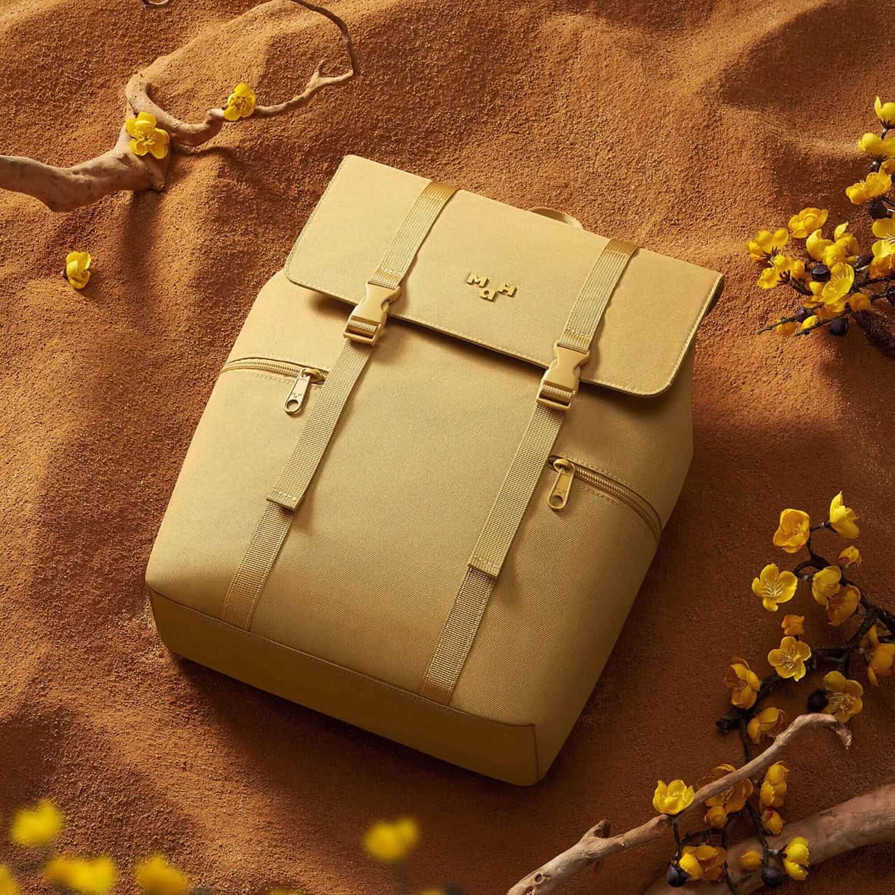 Stylish beige messenger bag designed for storing eyewear and accessories, perfect for optical professionals and customers.