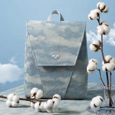 Cotton tote bag with cloud print, eco-friendly, reusable shopping bag for sustainable fashion and everyday use, perfect for shopping or outings.