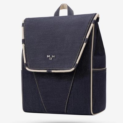 Optical store backpack for glasses and accessories. Durable navy fabric with white piping, ideal for everyday use and travel. Perfect for busy professionals and eyewear enthusiasts.