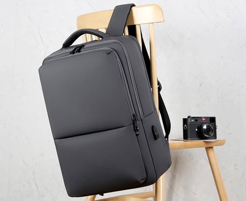 High-quality black optometry equipment backpack with multiple compartments, perfect for optometrists and eye care professionals. Durable, lightweight, and spacious for comfortable travel and storage.