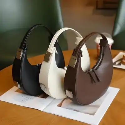 Stylish leather handbags displayed at Monalisa Store, featuring elegant designs perfect for fashion enthusiasts seeking trendy accessories.