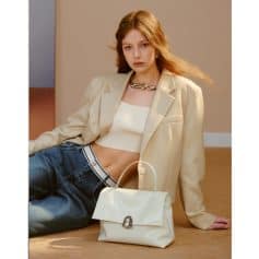 Stylish eyewear accessories at Monalisa Store for modern fashion and eye health.