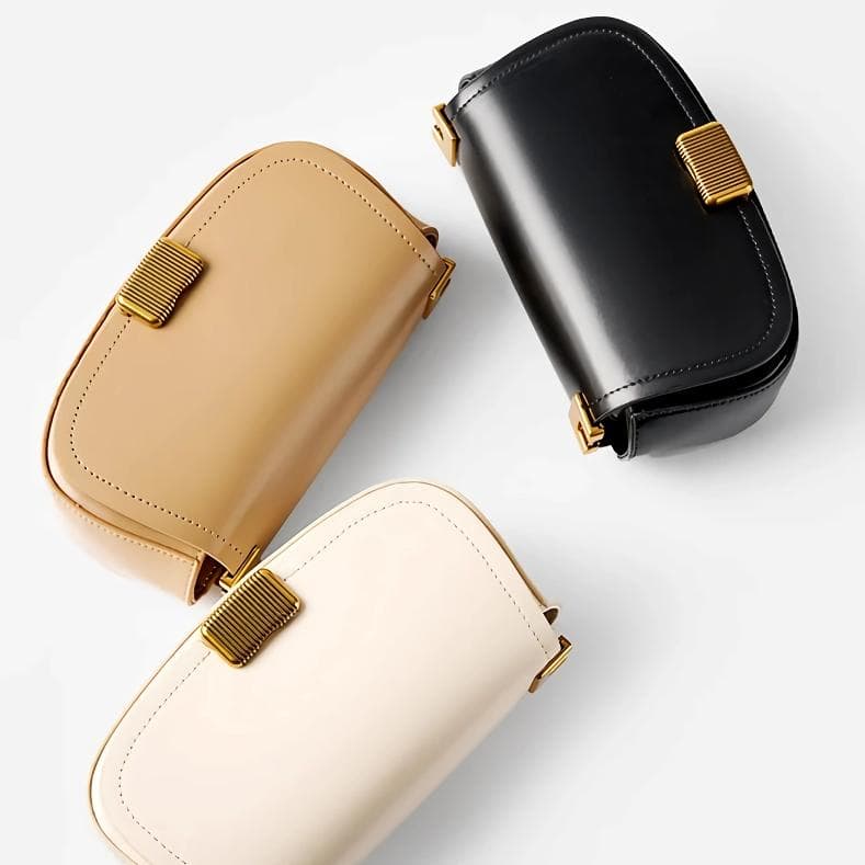 Luxury leather handbags with gold hardware, stylish and functional accessories for women by Monalisa Store. Ideal for daily use, offering elegance and durability.