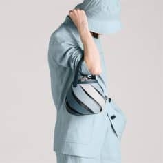 Optical eyewear bag for women, lightweight and fashionable, ideal for carrying sunglasses and eyeglasses in style. Perfect accessory for everyday casual or chic outings.