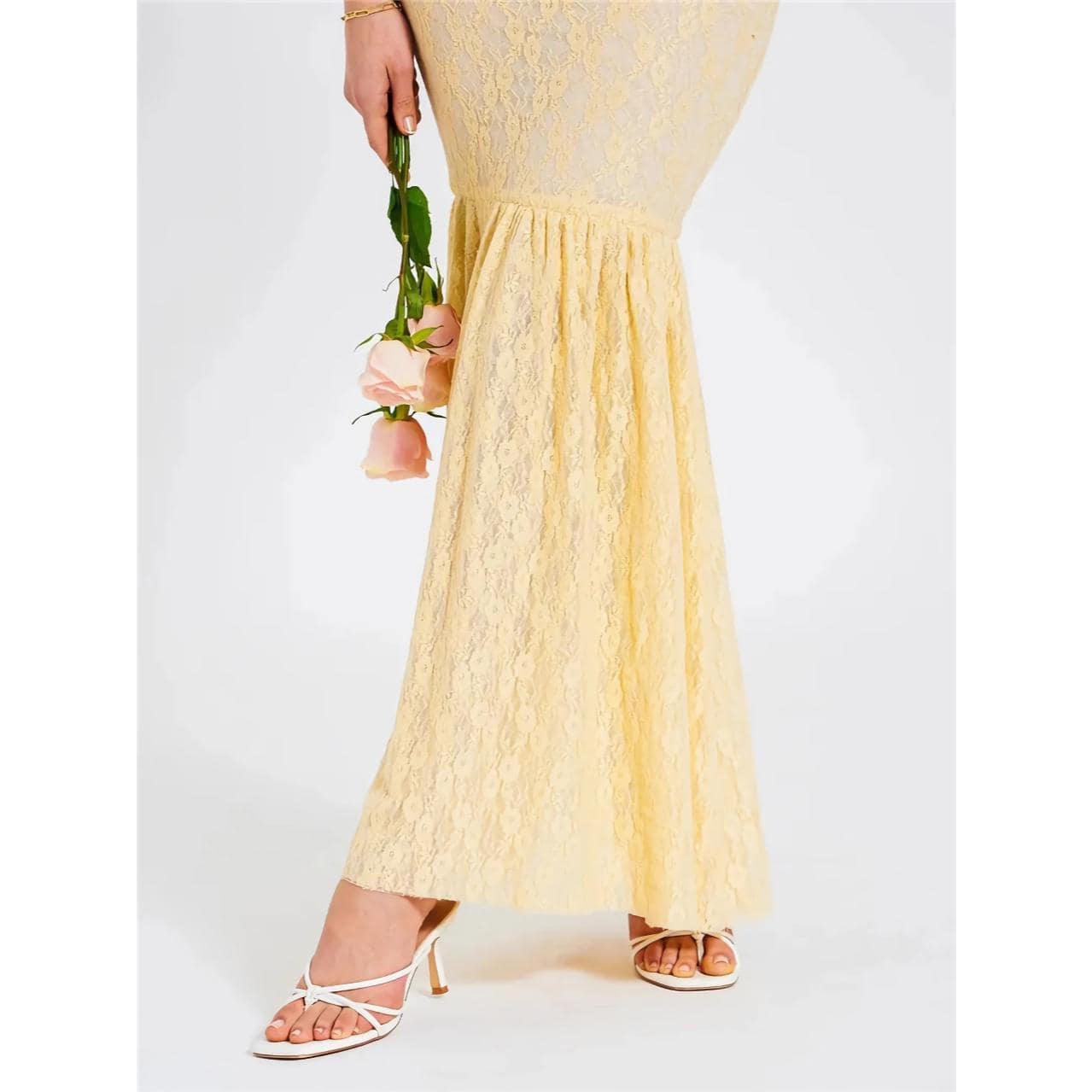 Lace maxi dress for women showcased at Monalisa Store, perfect for special occasions. Features intricate lace fabric, a flattering fit, and stylish design. Shop the latest in women's fashion at Monalisa Medical.